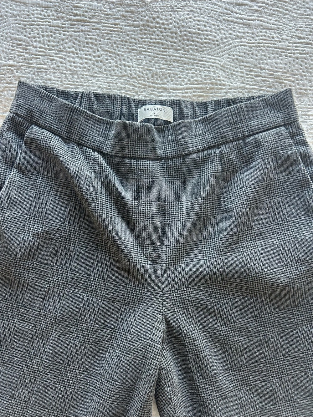 Aritzia Babaton Gray Plaid Cropped Pants